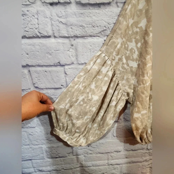 Vintage Havana leopard print, crew neck, cropped blouse with a tie front Sz S - Picture 6 of 7